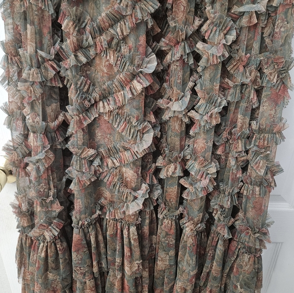 Mac Duggal Floral Print Crew Neck Cap Sleeve Ruffle Embellished Tiered Hem Dress - Picture 11 of 12